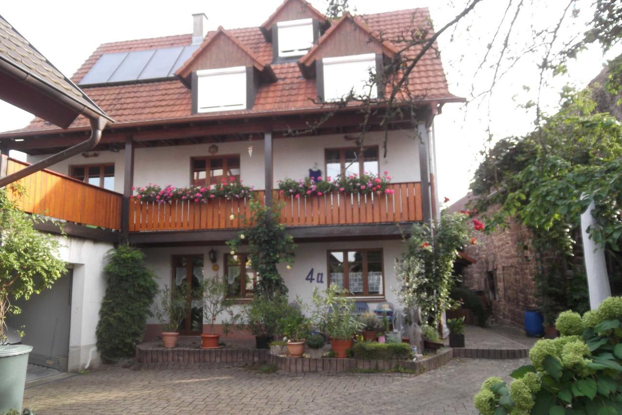 Galerie Ueber Den Gaerten Herbolzheim Kültér fotó